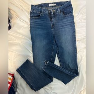 Levis women’s high rise skinny jeans